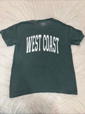 NWOT Sunkissed Coconut west coast tee